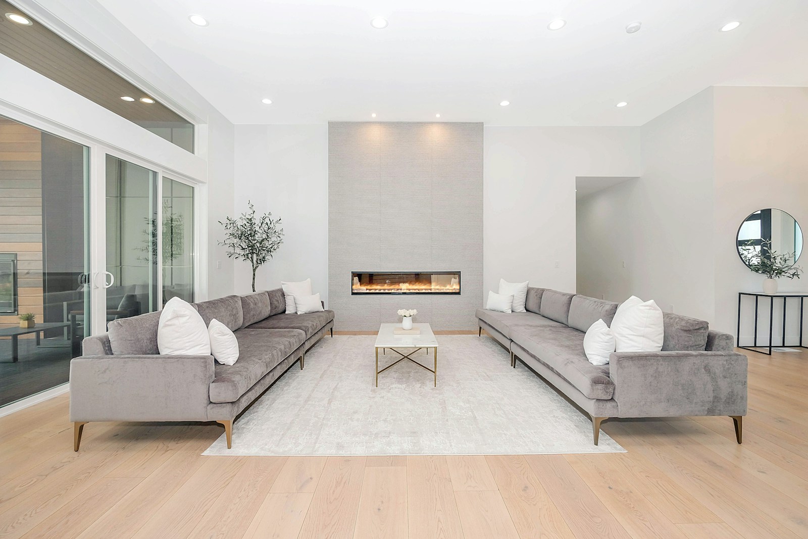 Family room — Warm modern